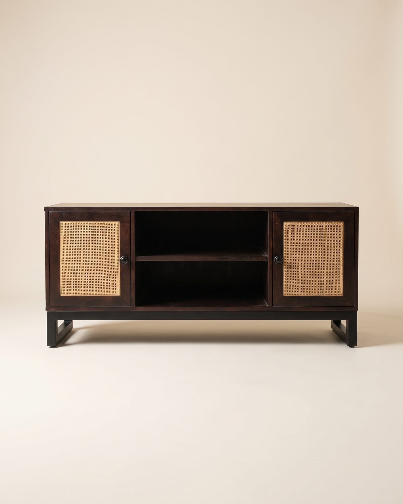 Noir media unit, studio photo