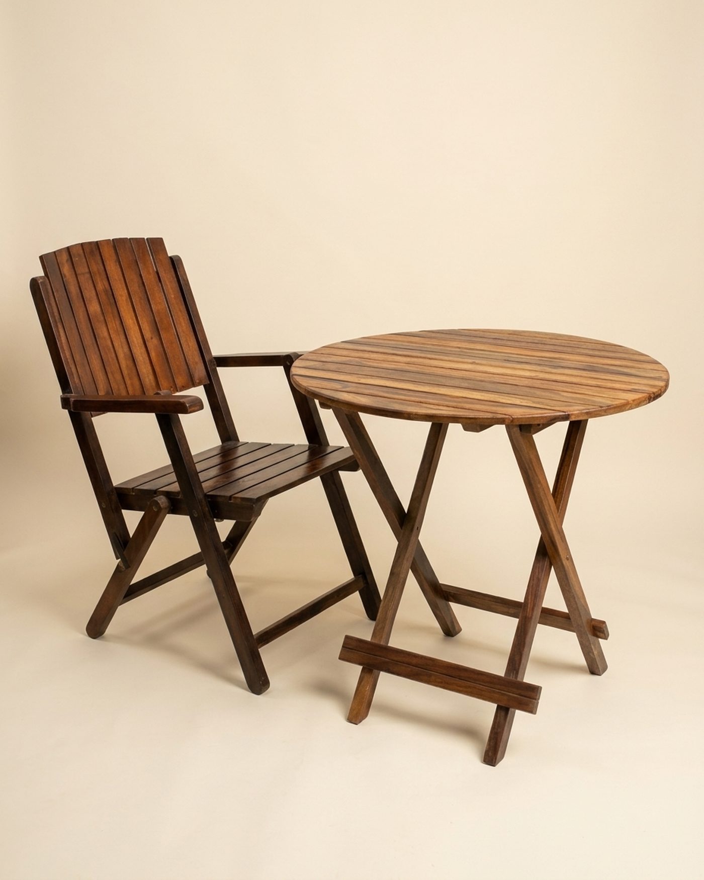 Balcony folding table and chairs, view 3