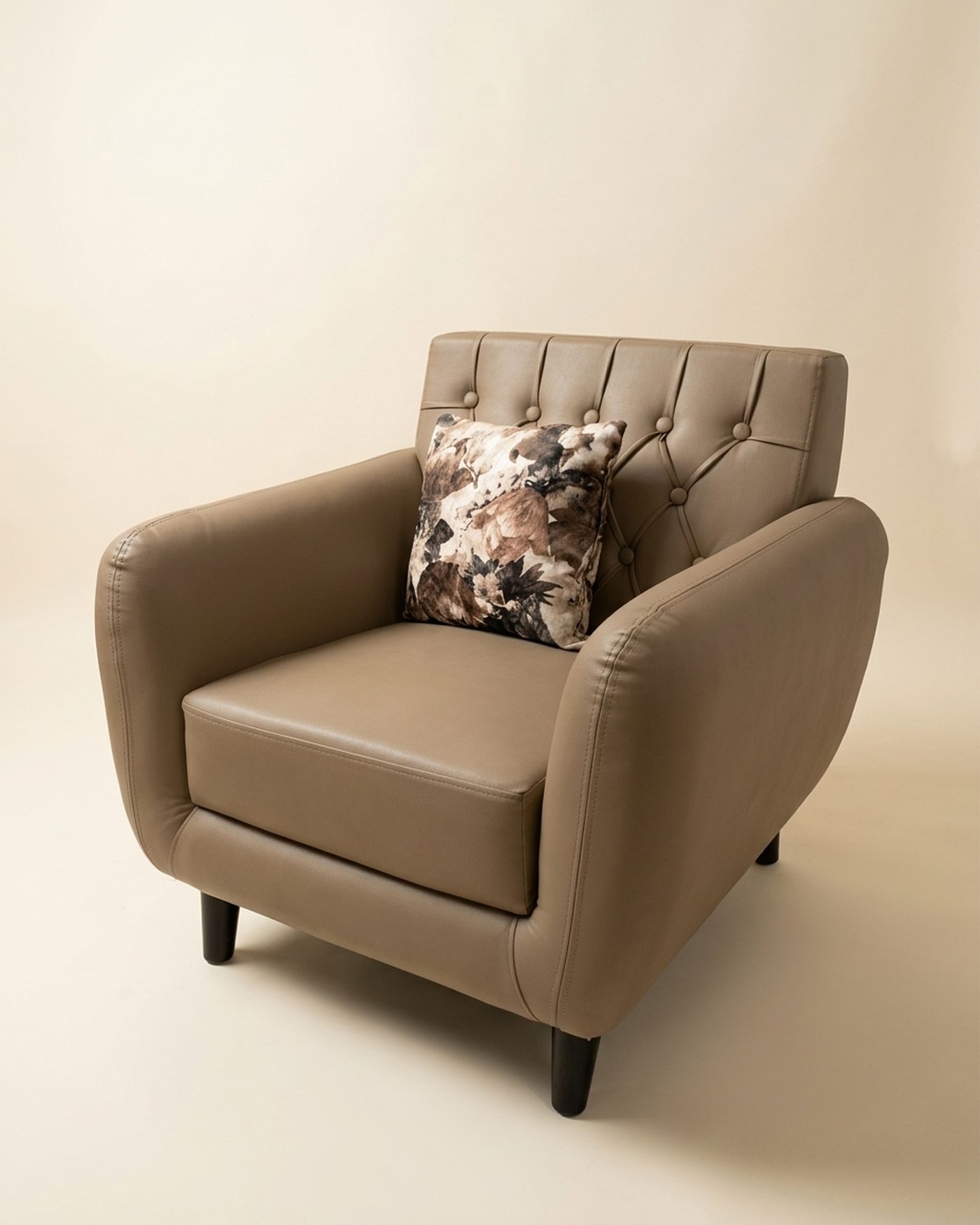 Latte armchair, view 2