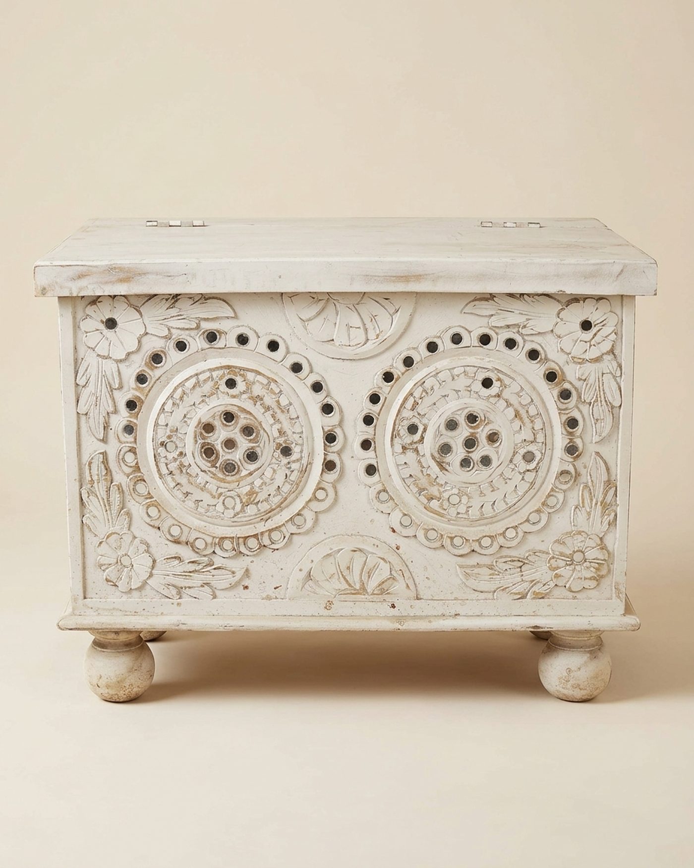 Medallion carved white trunk, studio photo