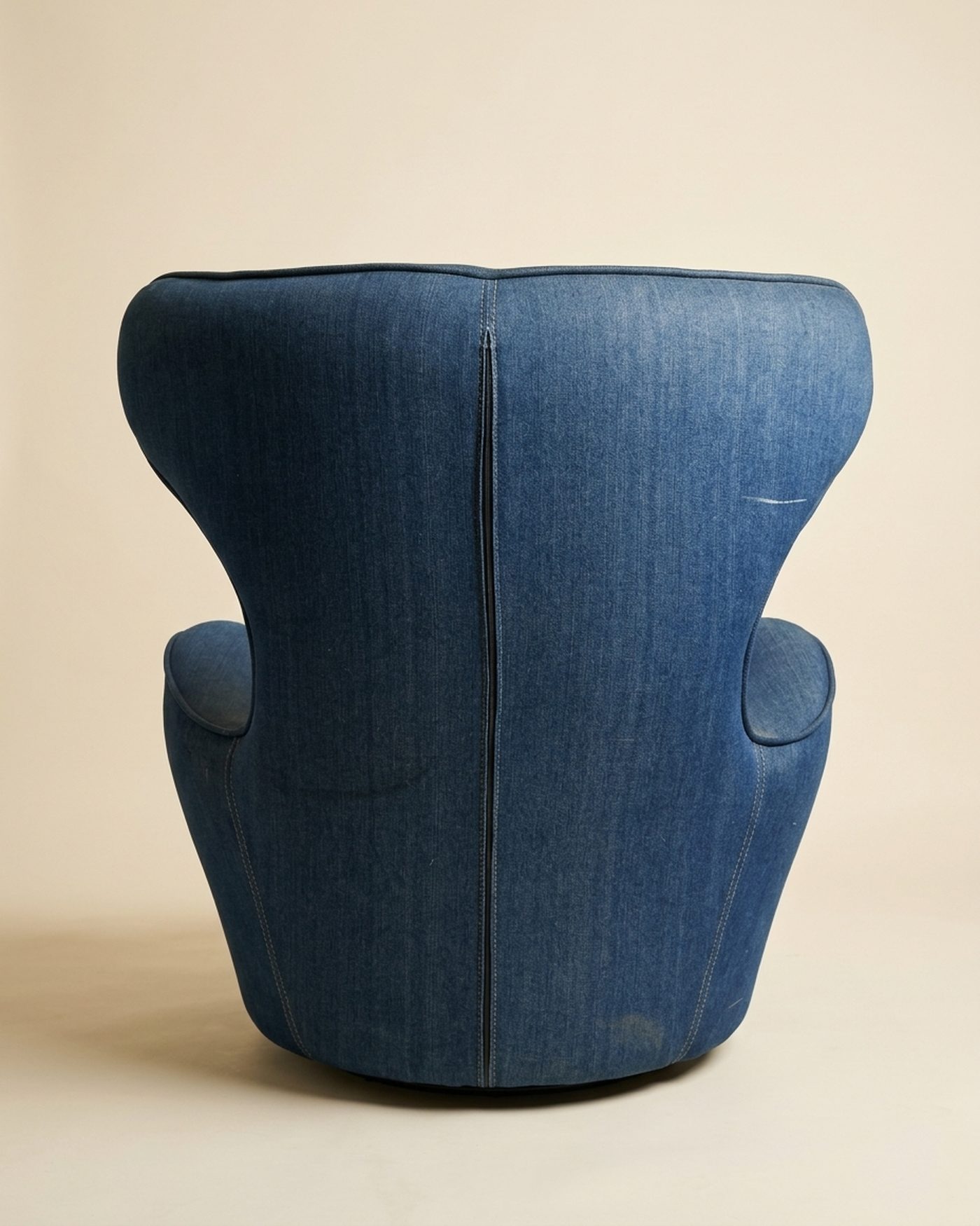 Pod swivel egg chair, view 3
