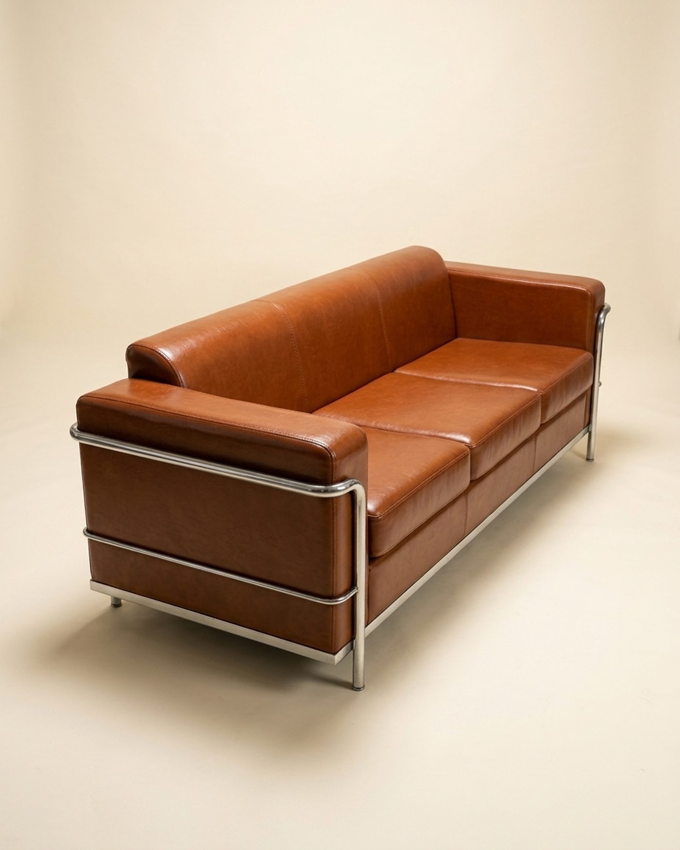 Saddle Sofa leather three-seater, view 3