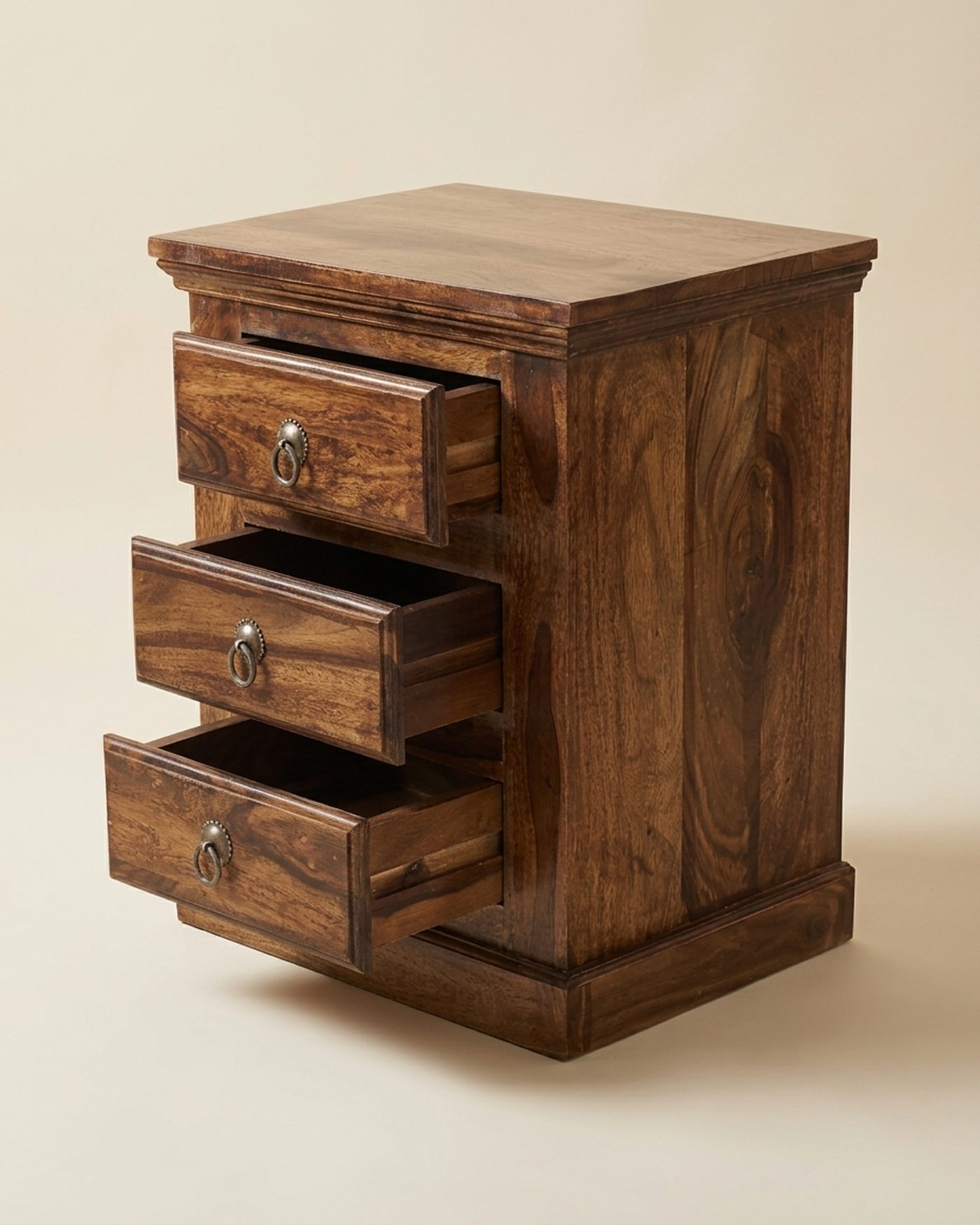 Trio three-drawer chest, view 2