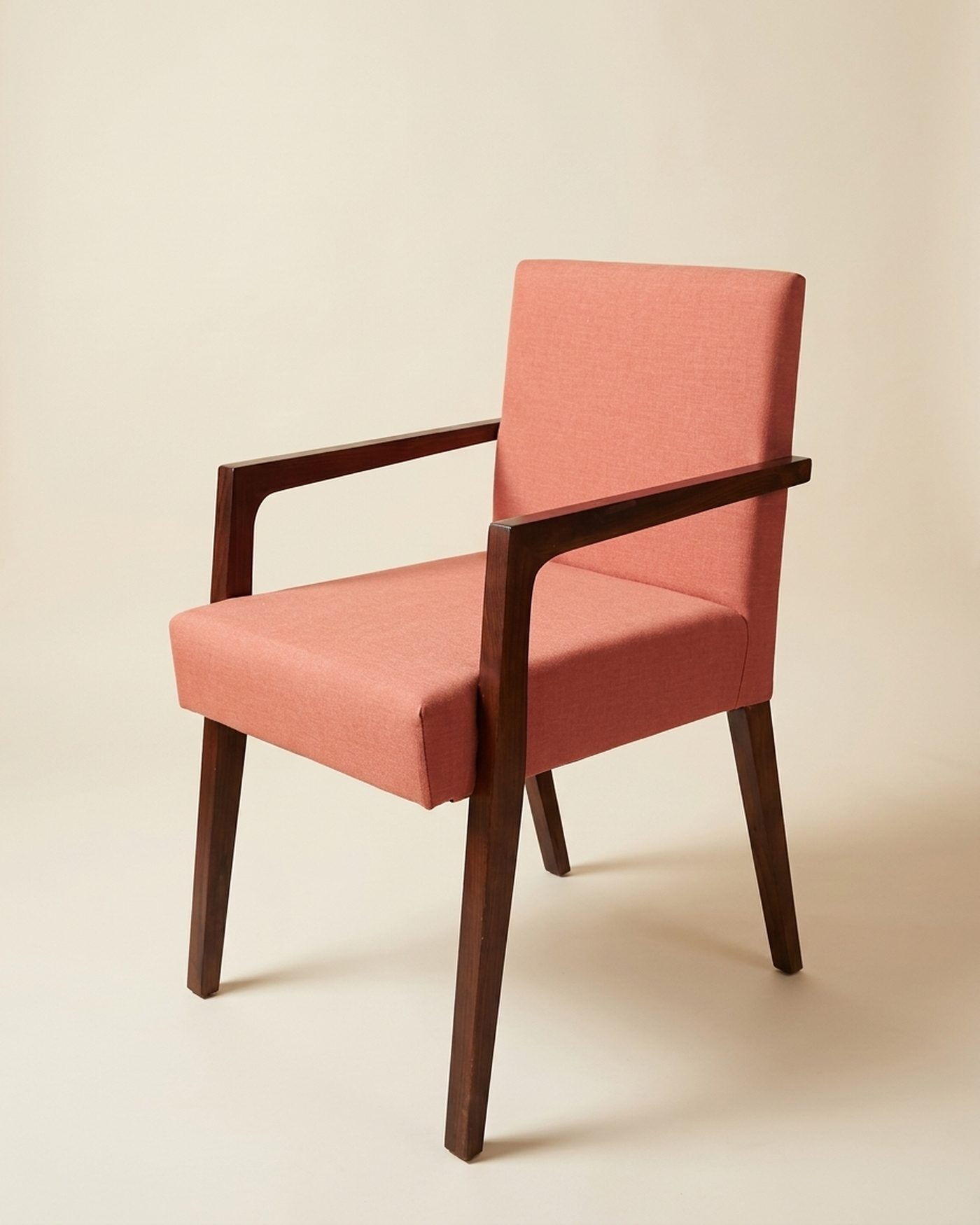 Flamingo open-arm chair, studio photo