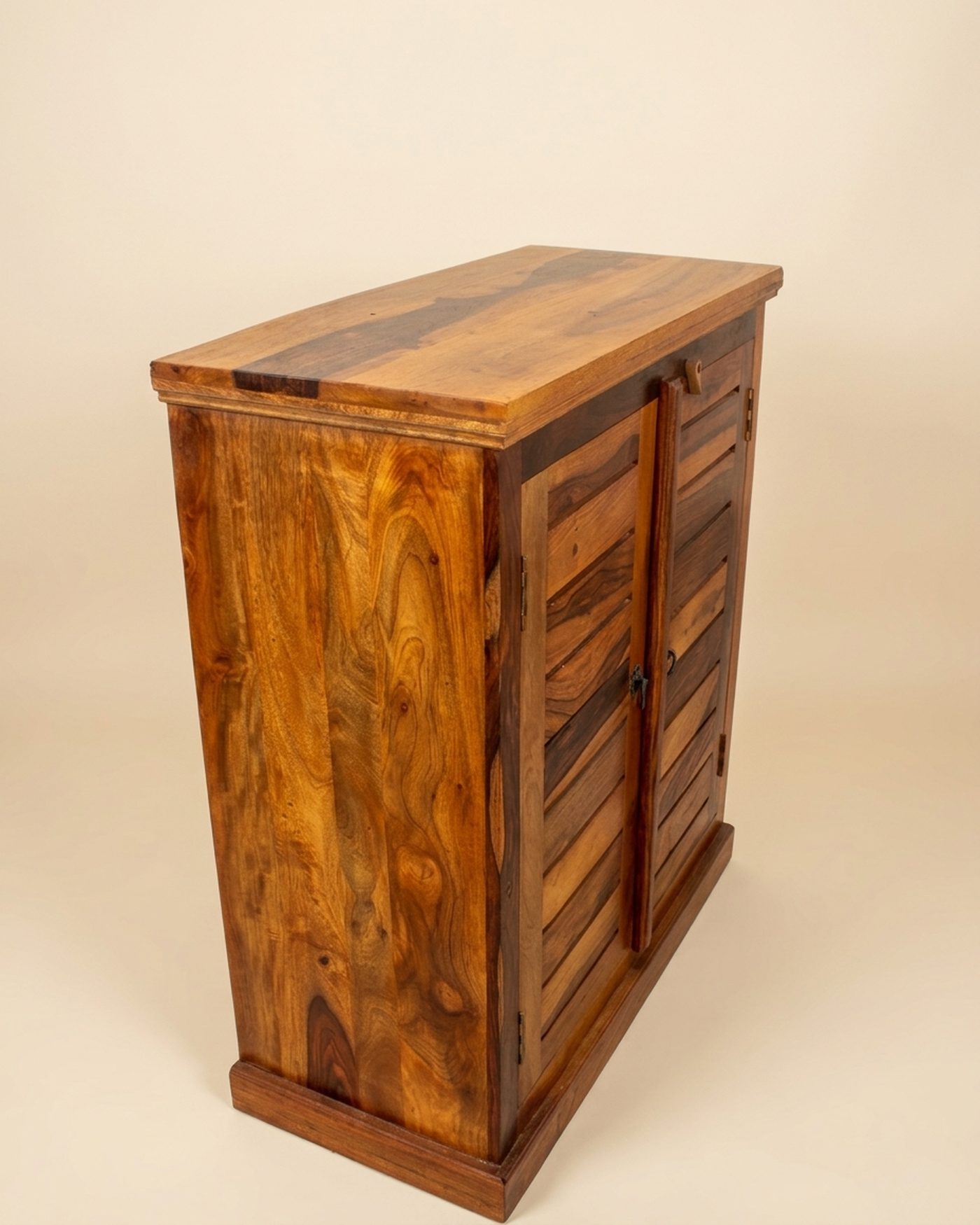 Shutter sheesham cabinet, view 3