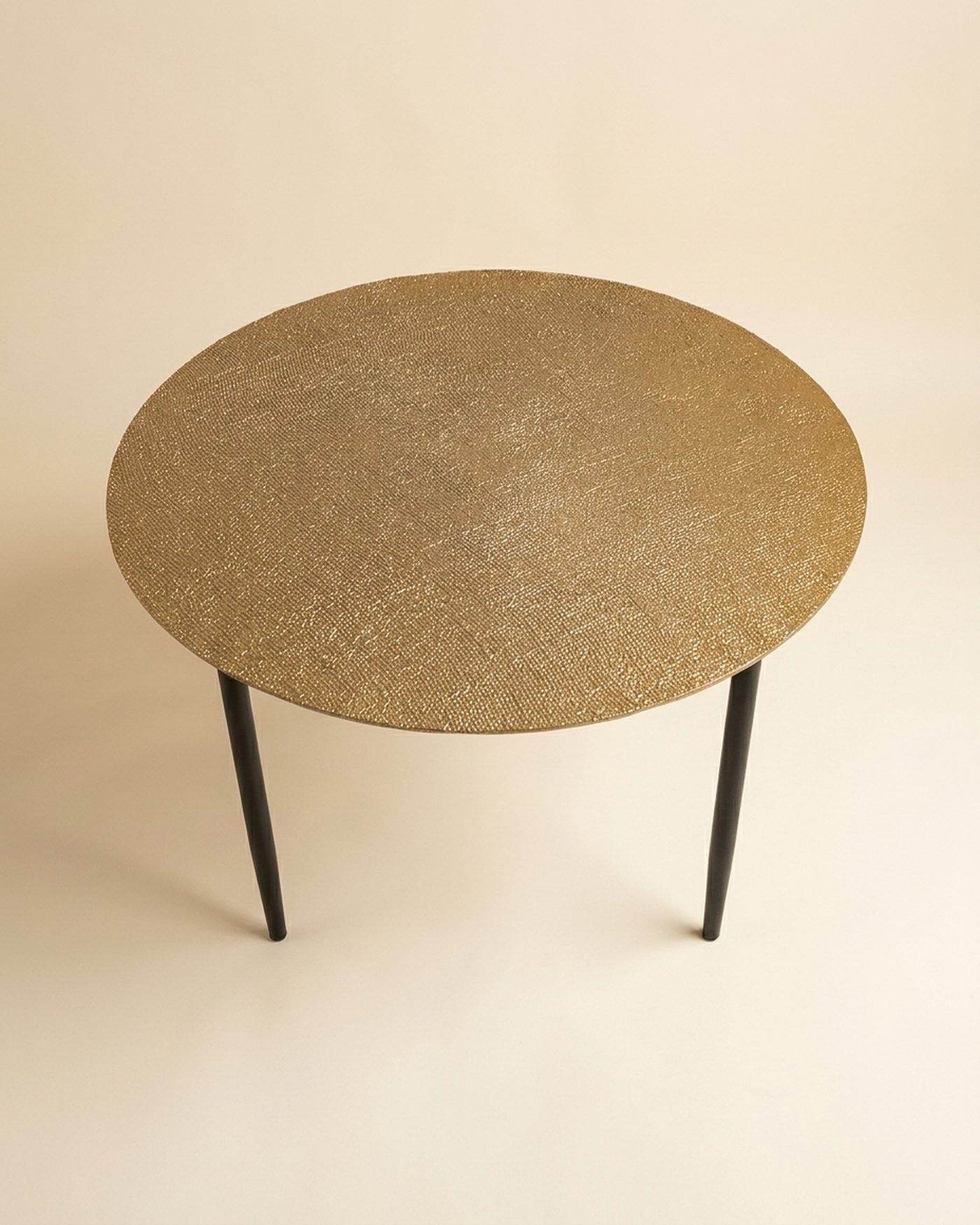 Disc round side table, view 2