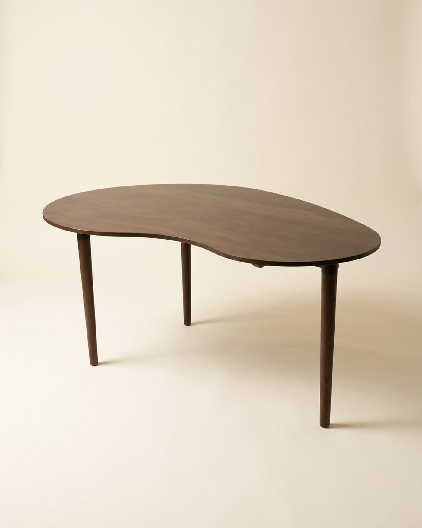 Kidney coffee table, view 2