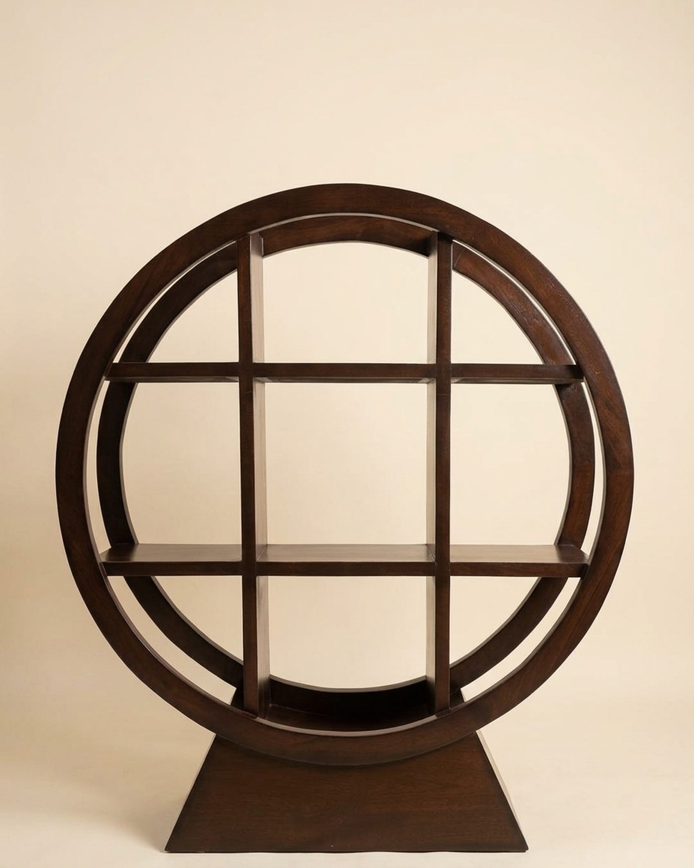 Orbit round shelf, studio photo