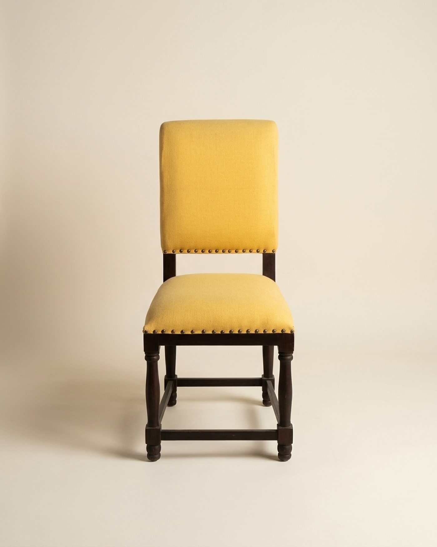 Saffron dining chair, studio photo